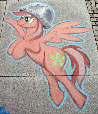 I love this style for chalk paintings because it's so unlike chalk painting usually are_ The shadows and the outlines look so good!