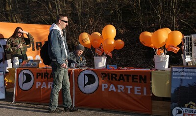 Hambacher Fest 2.0 - 2011-IMG_0074b.JPG (image/jpeg, 630031 B)