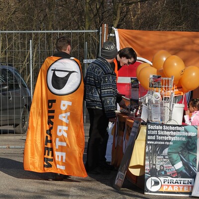 Hambacher Fest 2.0 - 2011-IMG_9595b.JPG (image/jpeg, 889468 B)